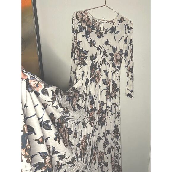 Free People First Kiss Maxi Dress Medium Sleeve Flowy Floral Scoop Neck White - Picture 4 of 16